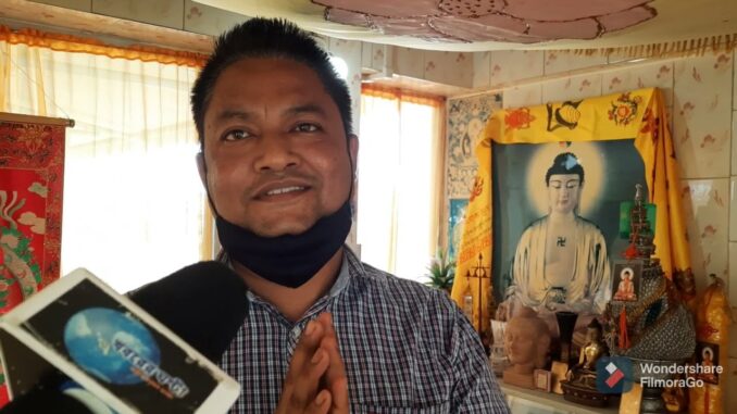 বাড়িতে প্রতিদিন মা তারা, যিশুখ্রিস্ট, গৌতম বুদ্ধকে পুজো করেন এই ব্যক্তি - youtube